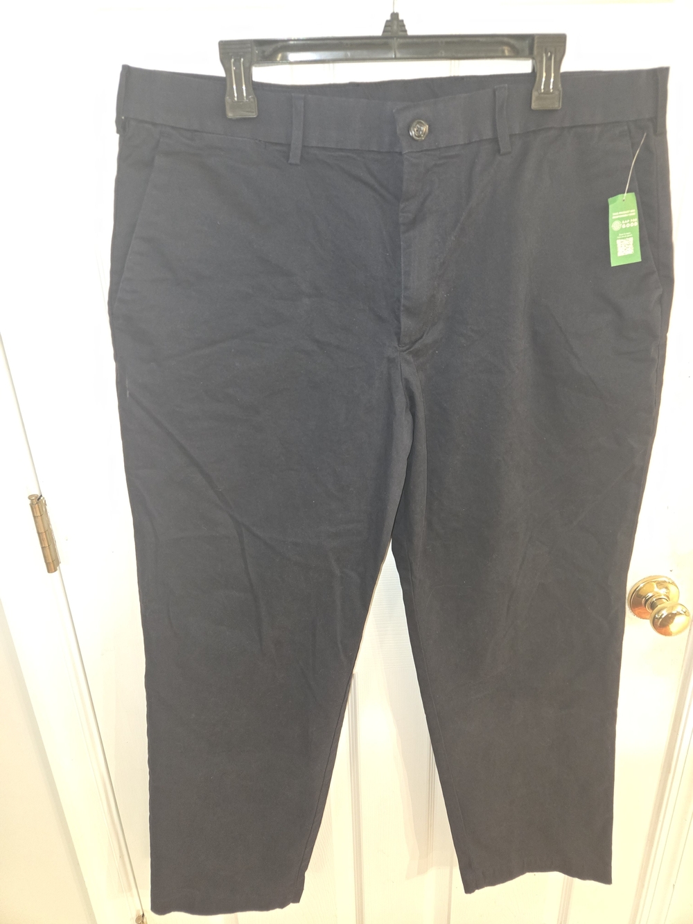 GAP Navy Blue Men's 38 X 30 Relaxed Fit Chino Pants. New